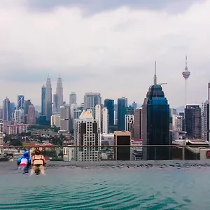 Kl Skyview Family Suites @ Regalia Apartament